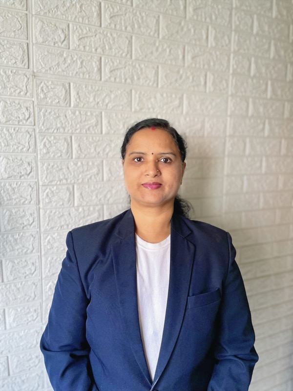 Jhuli S., Nutritionist at GoYoga